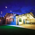 Century Holiday Homestay